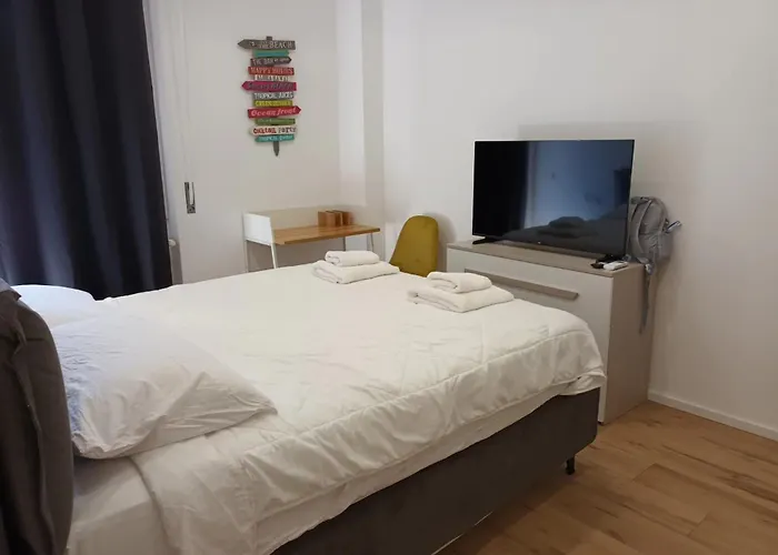 PM 34 Viale Imperatore Guest House - 50 Mt From Metro San Paolo